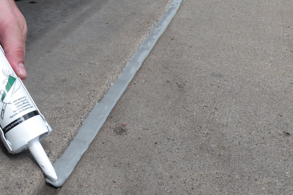 caulking maintenance service